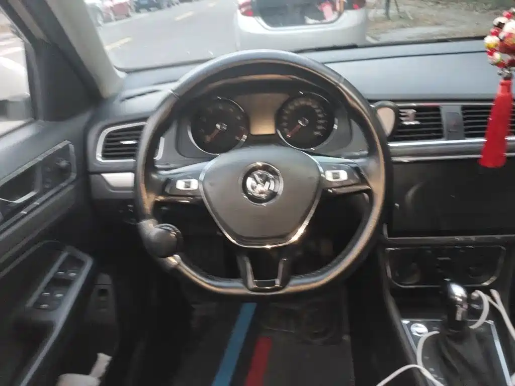 Lavida 1.6 L Auto Comfort