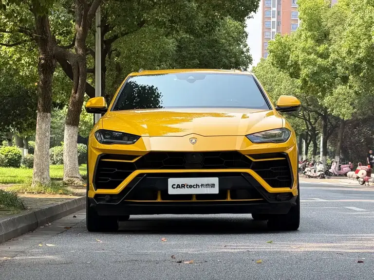 Lamborghini Urus 4.0 T V8