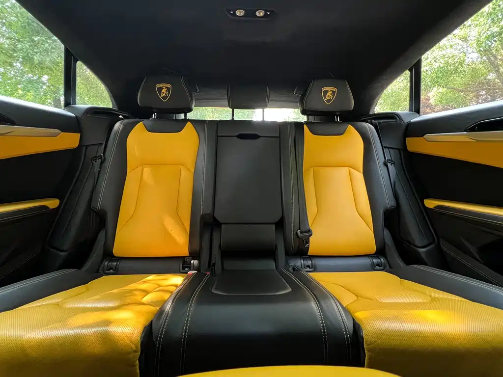 Urus 4.0 T V8