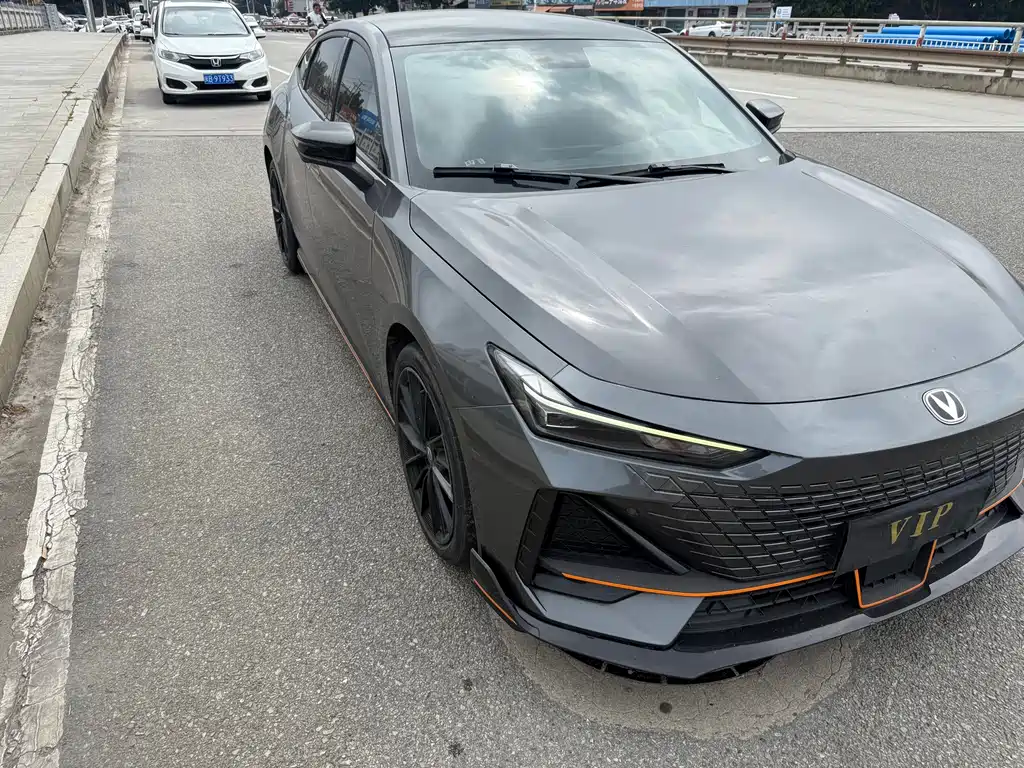 Changan UNI-V 1.5 T Outstanding