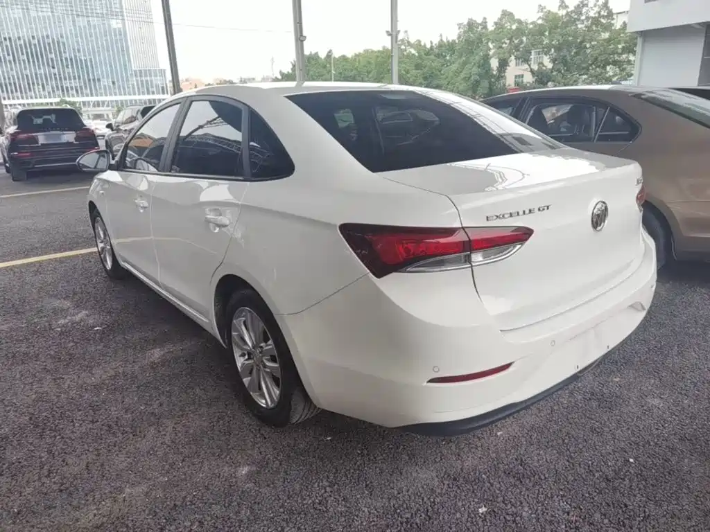 Excelle GT Facelift Exemplary 1.5 L Auto Elite