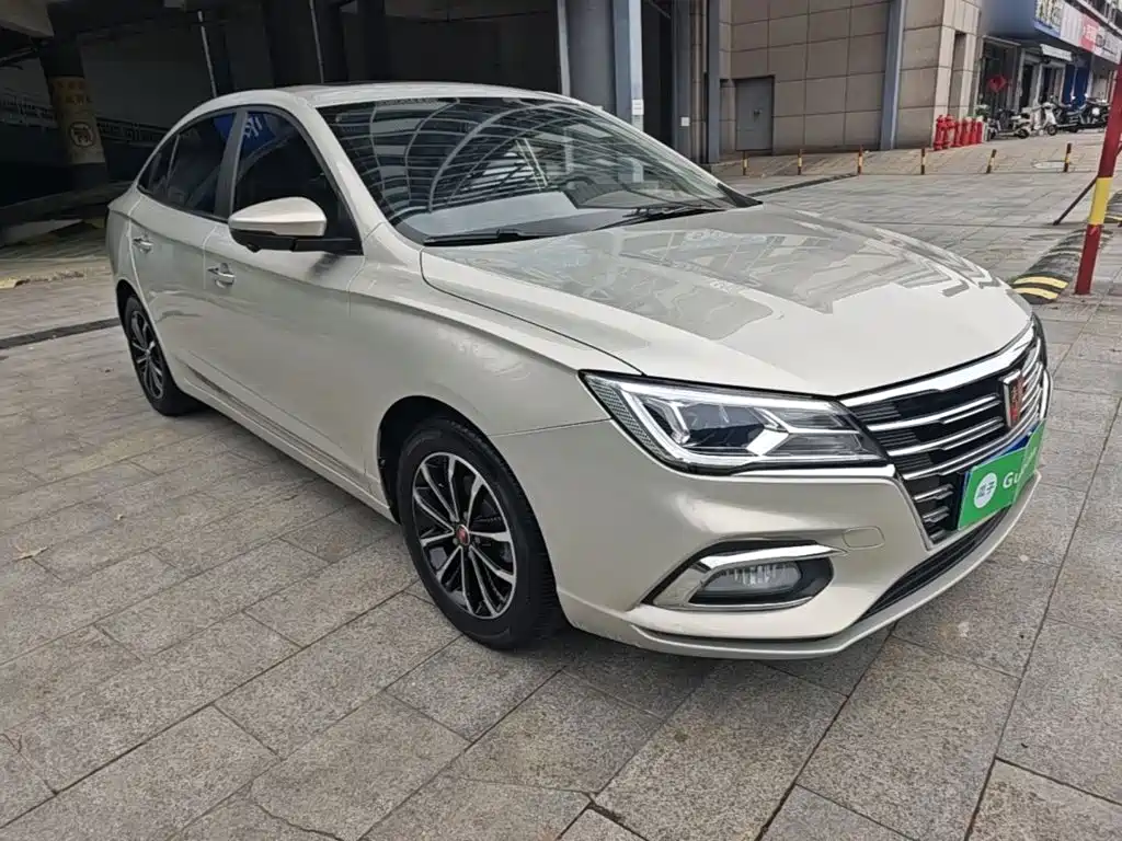 Roewe i5 1.5 L Auto 4 G Connected Leading Luxury Flagship