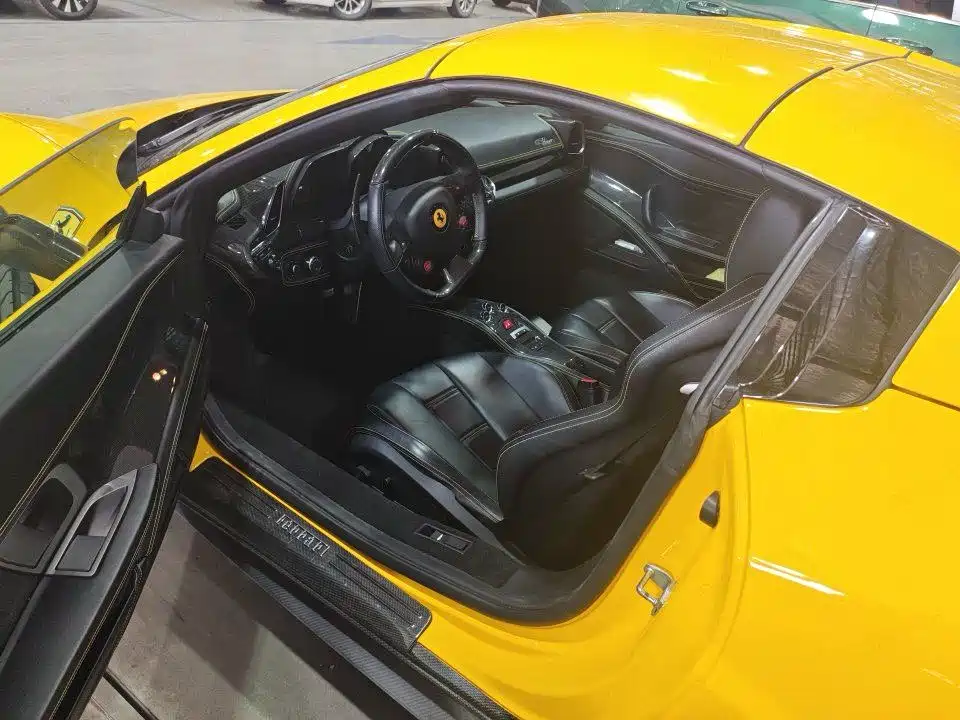 Ferrari 458 4.5 L Spider