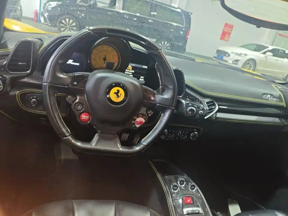 Ferrari 458 4.5 L Spider