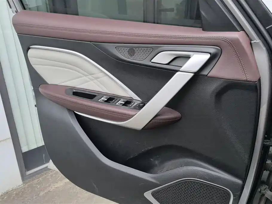 Jiaji 1.8 TD DCT Luxury