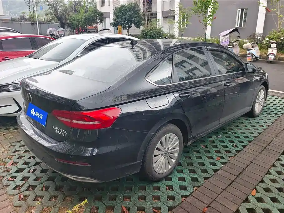 Lavida 280 TSI DSG Comfort