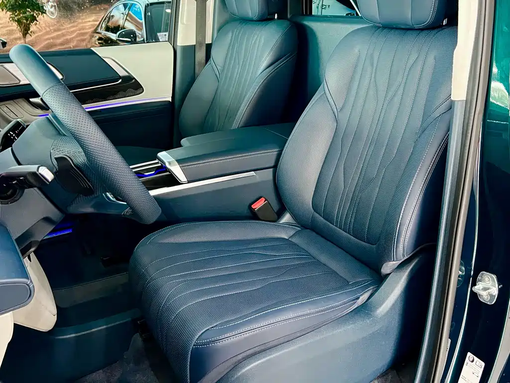 Century 2.0 T 4-seat Private