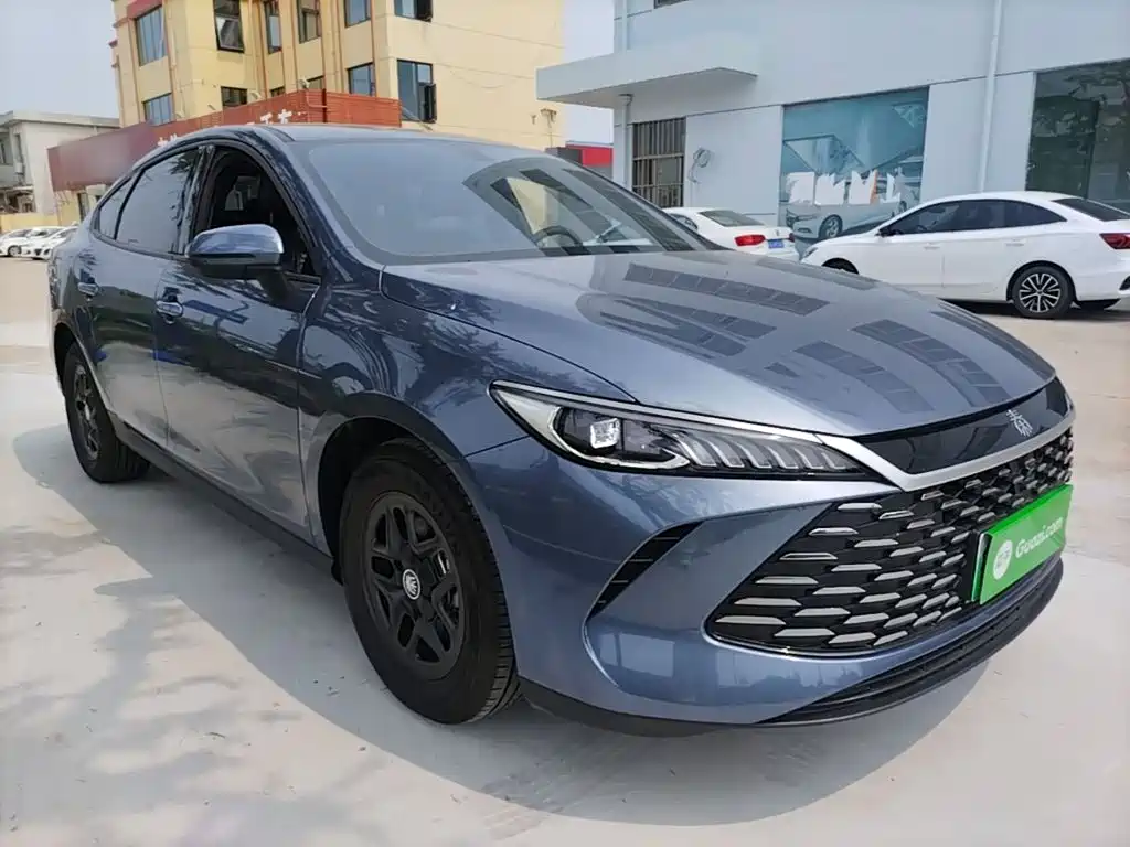Qin PLUS DM-i Smart Drive 55 KM Leading