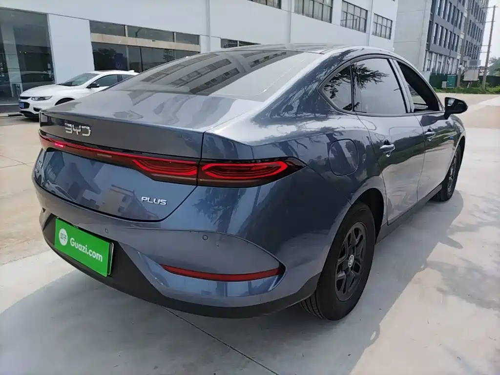 Qin PLUS DM-i Smart Drive 55 KM Leading