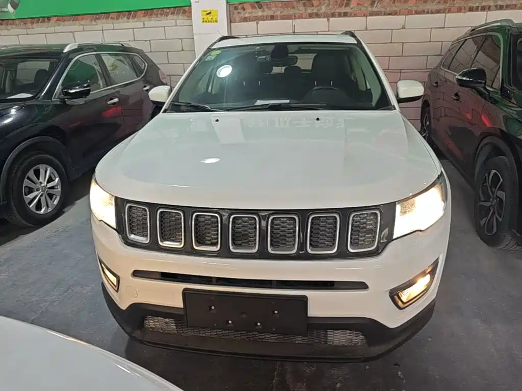 Compass 200 T Auto Home Enjoyment
