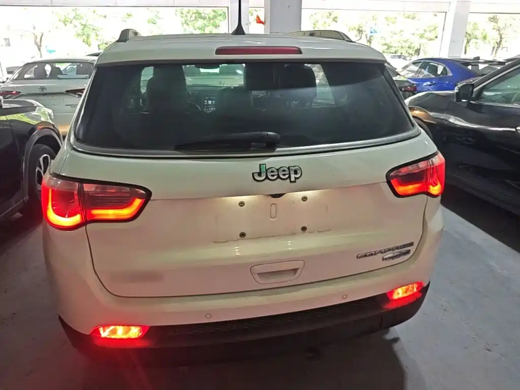 Compass 200 T Auto Home Enjoyment