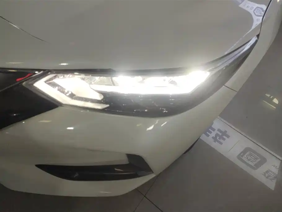 Sylphy 1.6 L XL CVT Joy