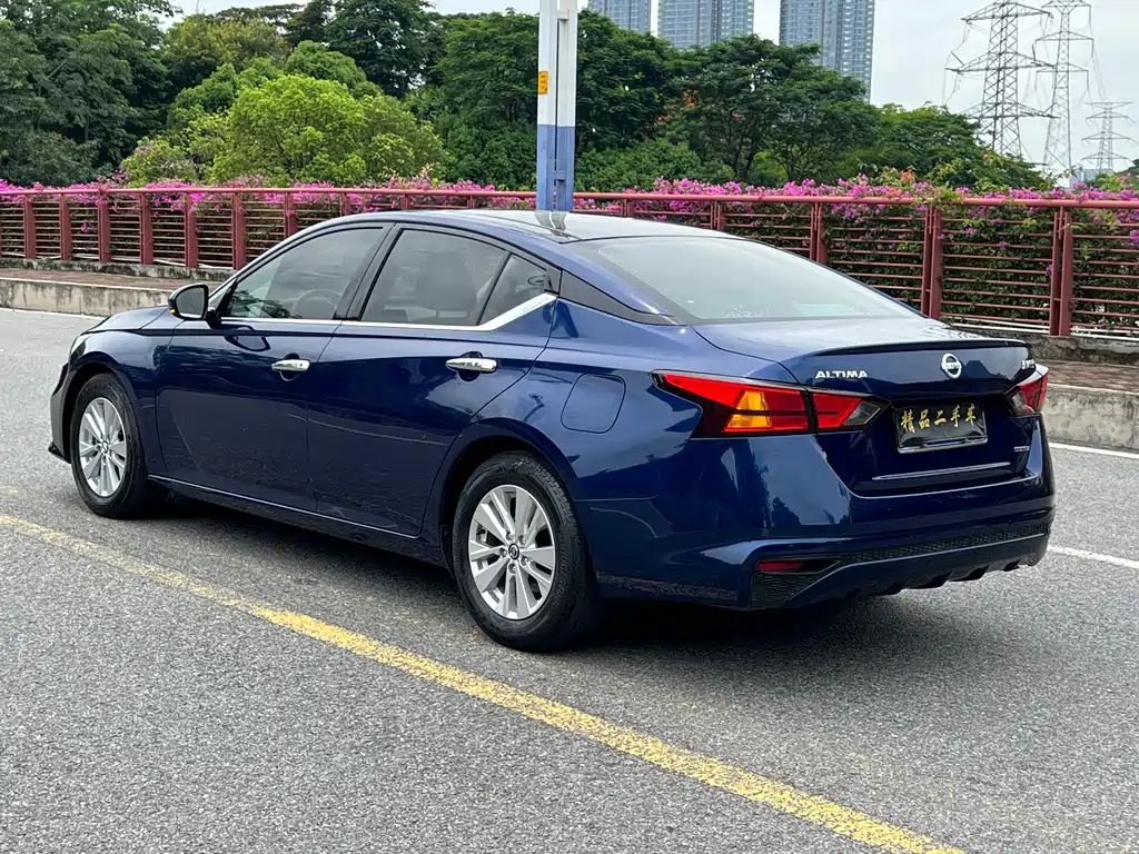 Teana 2.0 L XL Comfort