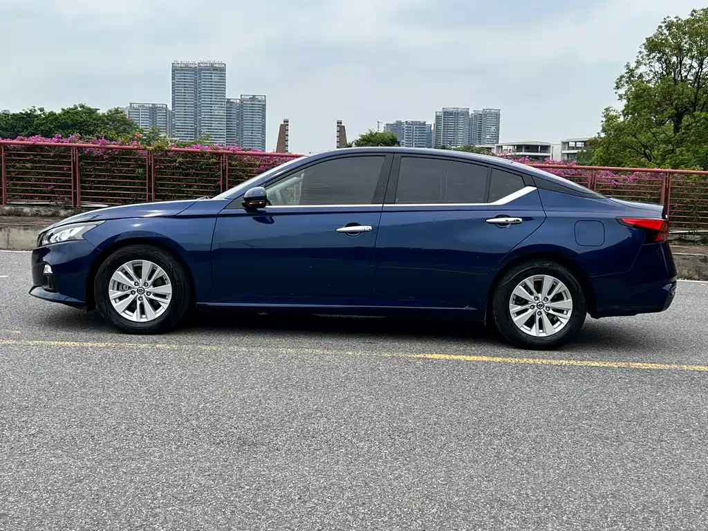 Teana 2.0 L XL Comfort