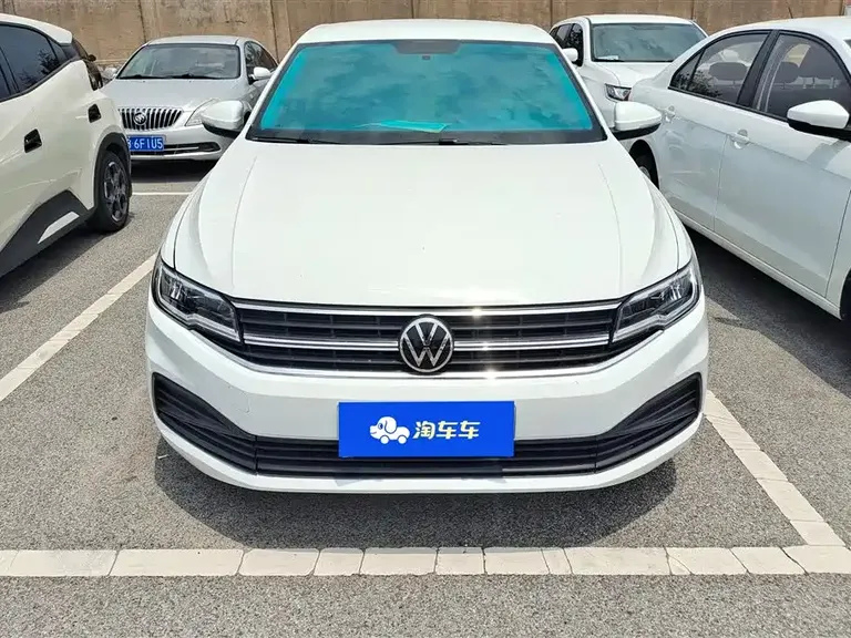 Volkswagen Bora 1.5 L Auto Fashion Connected