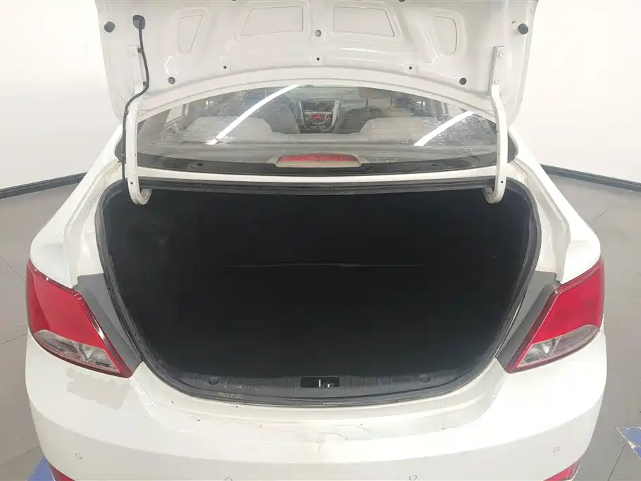Accent 1.4 L Manual Intelligent GLS
