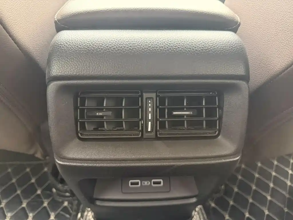 Honda CR-V 240 TURBO 2 WD Smart Leading 5-seat