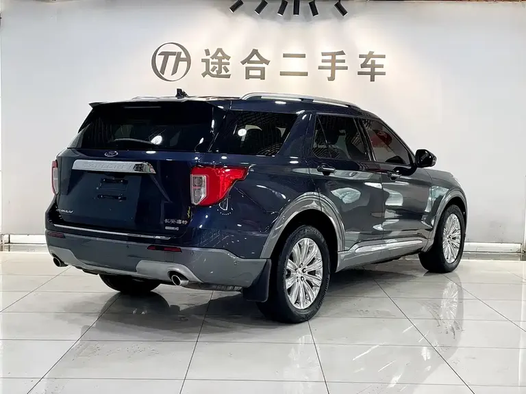 Ford Explorer EcoBoost 285 4 WD Titanium 7-seat