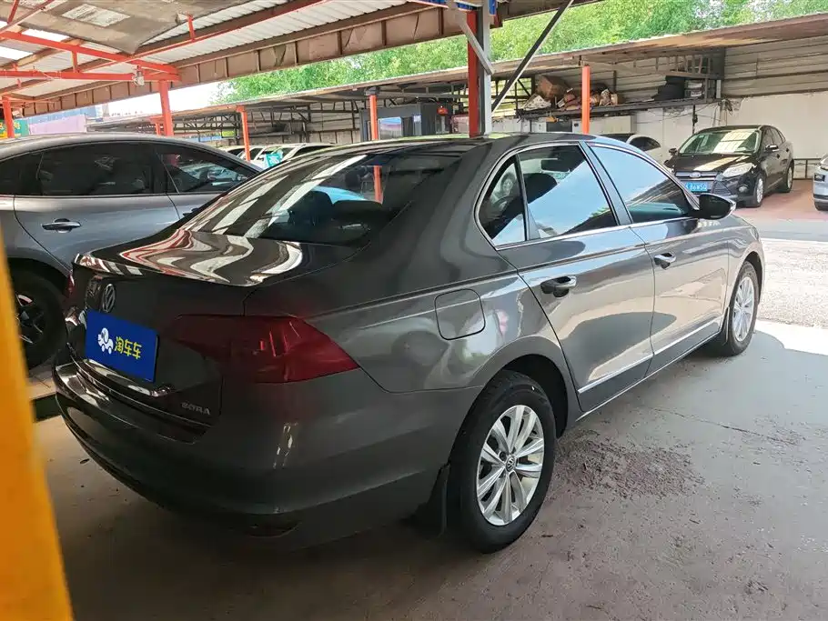 Bora 1.6 L Auto Fashion