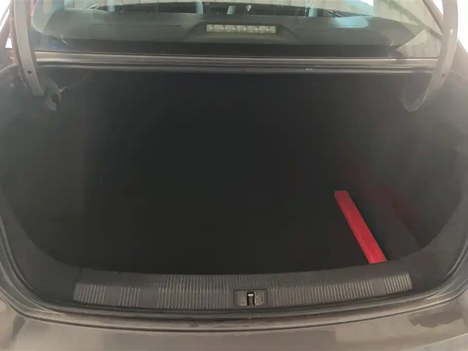 Bora 1.6 L Auto Fashion