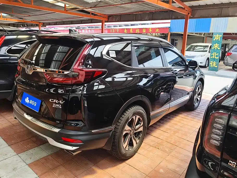 Honda CR-V 240 TURBO CVT 4 WD Luxury