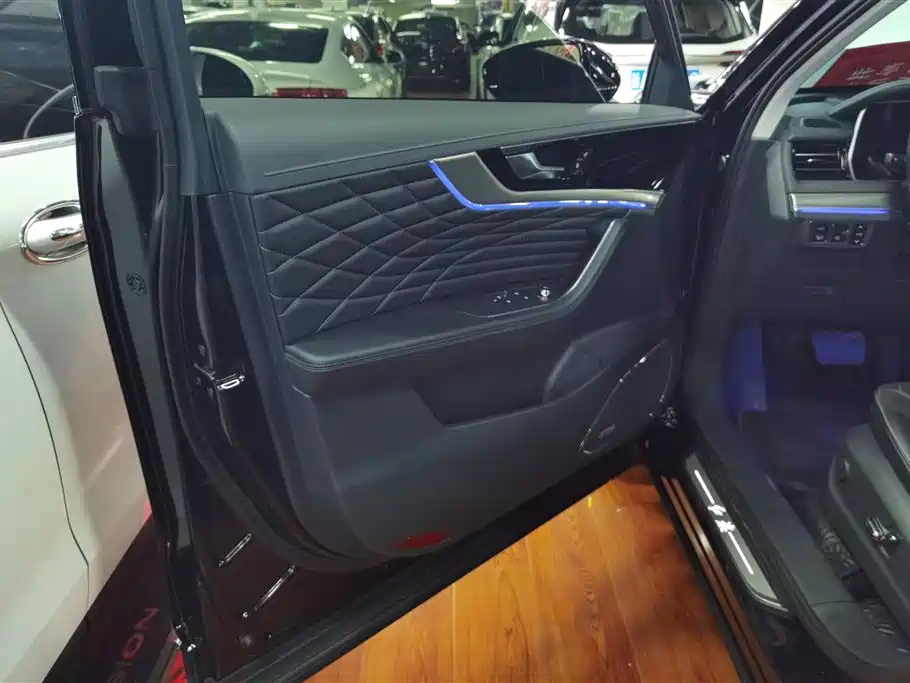 Hongqi HS5 2.0 T Connected Flagship Enjoyment 4 WD