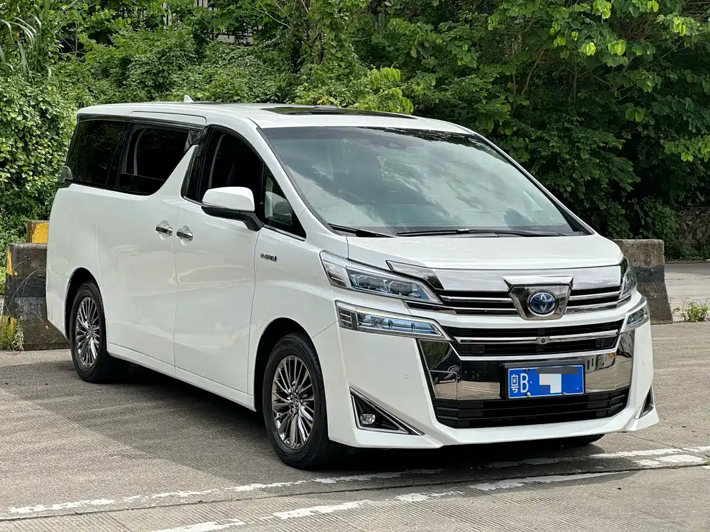 Vellfire Dual Engine 2.5 L HV Luxury