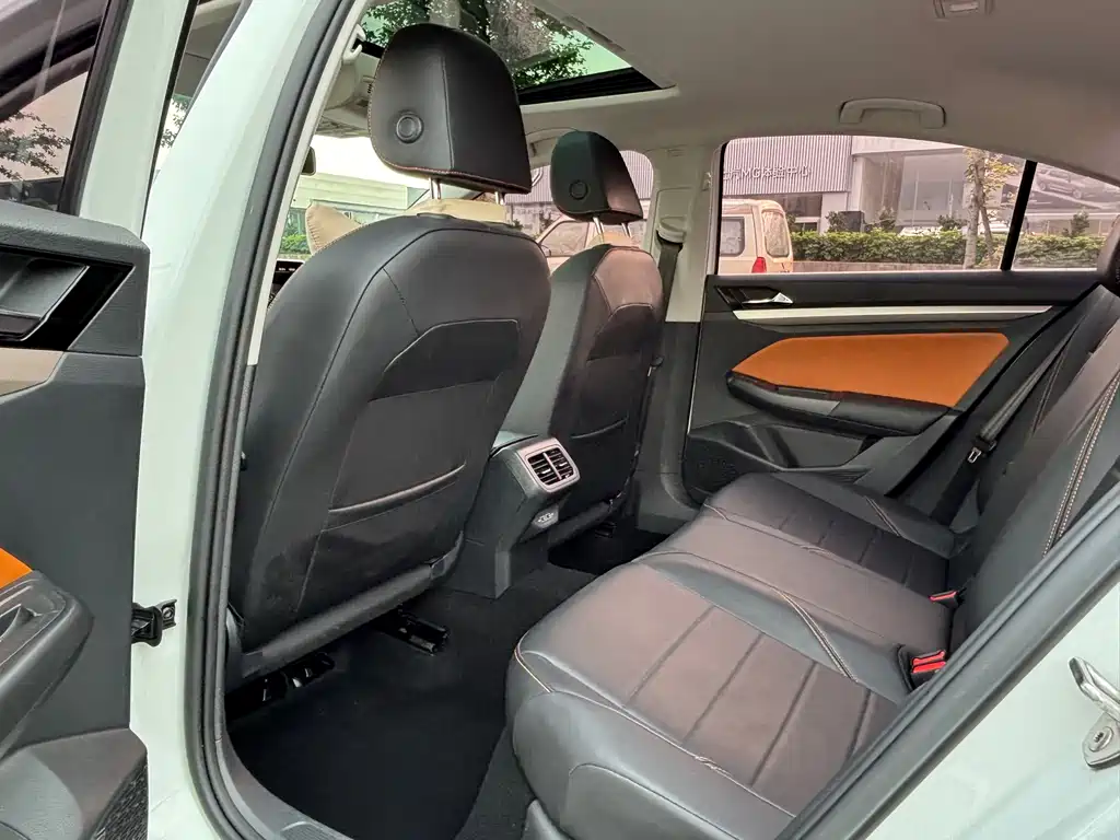 Bora 280 TSI DSG Comfort Travel