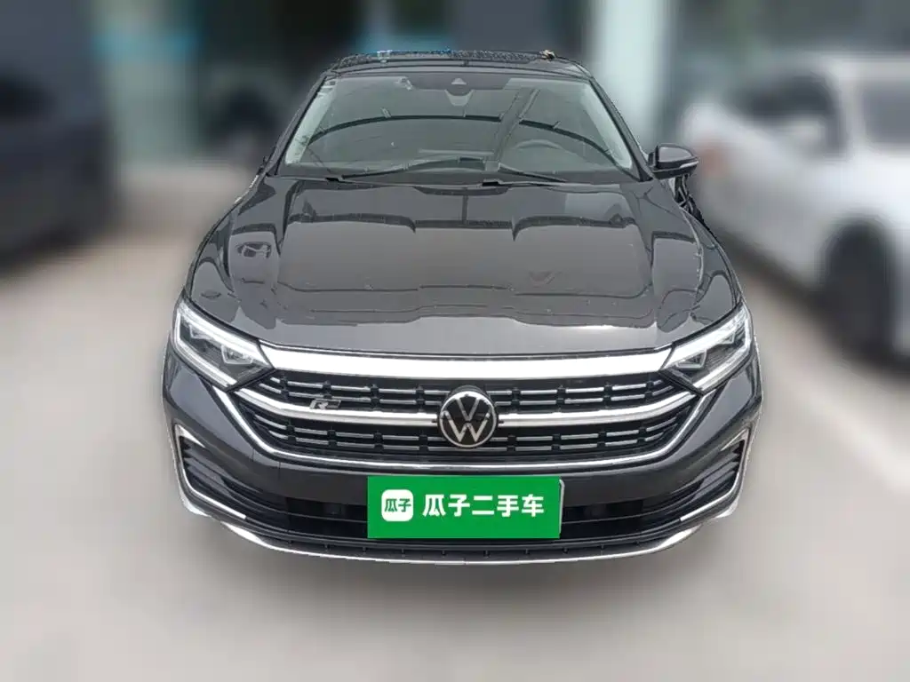 Sagitar 300 TSI DSG Outstanding
