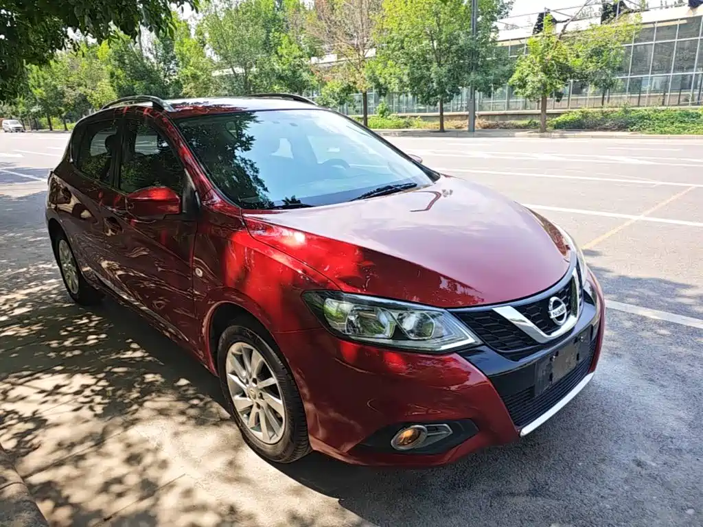 Tiida 1.6 L CVT Cool Motion