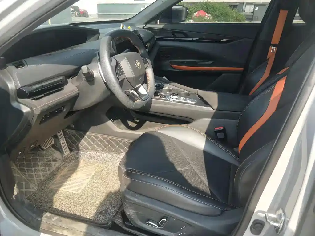 Changan UNI-V 1.5 T Sport