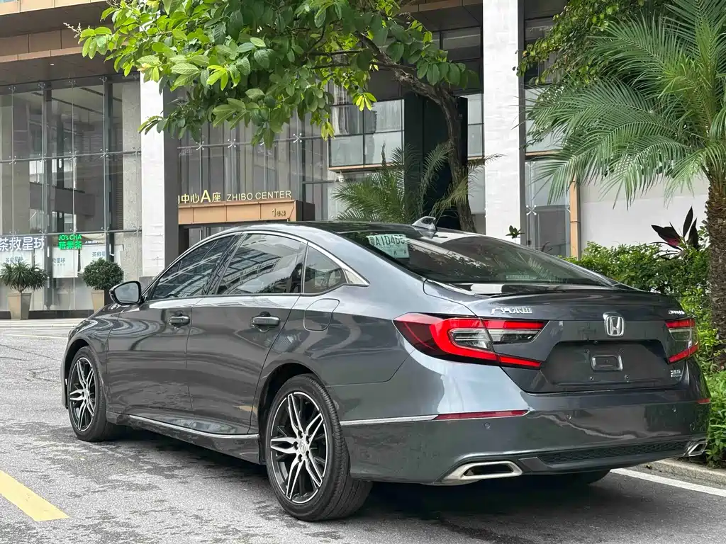 Accord 260 TURBO Phantom Night · Distinguished