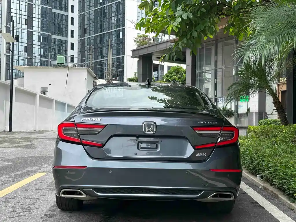Accord 260 TURBO Phantom Night · Distinguished