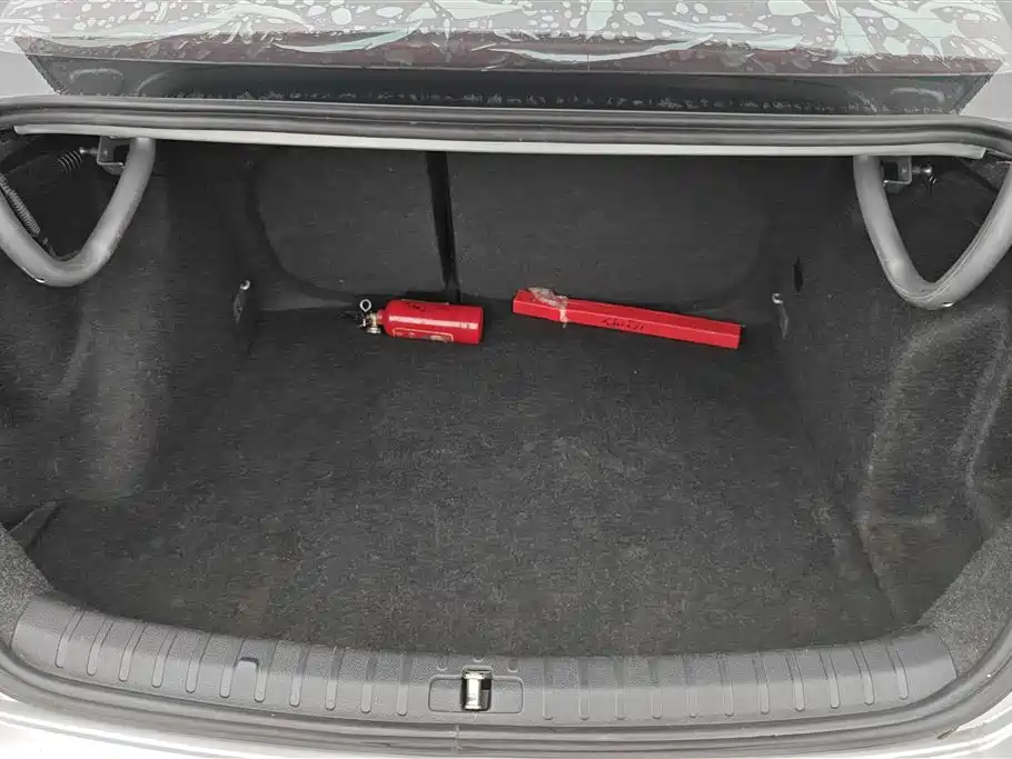 Bora 1.6 L Auto Fashion
