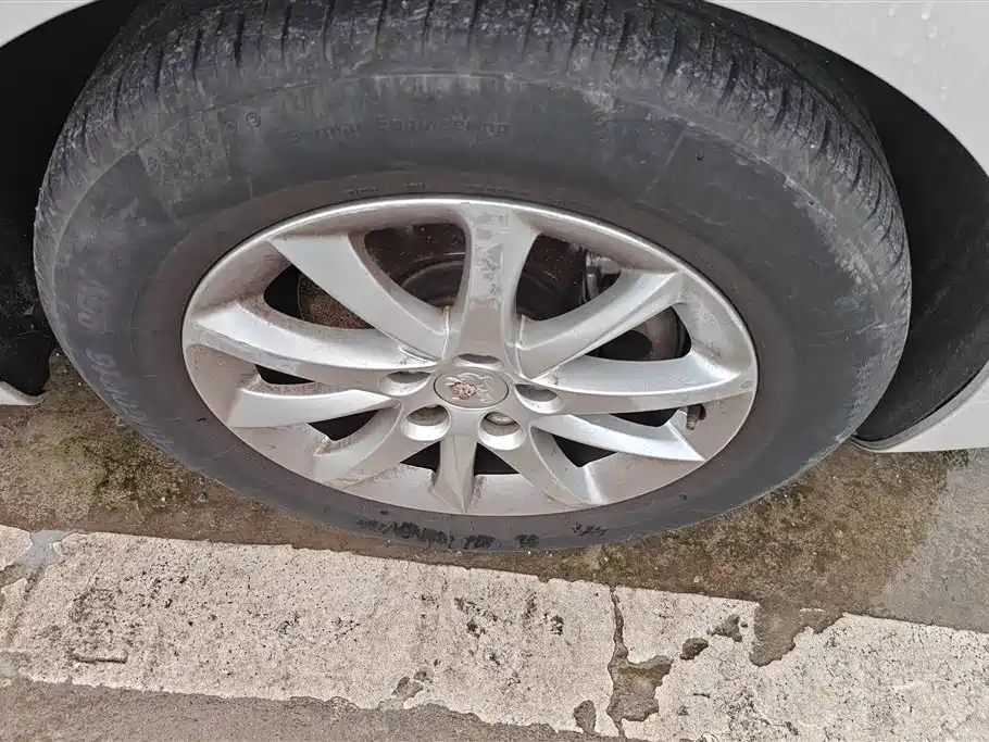 Peugeot 508 2.3 L Roland · Garros