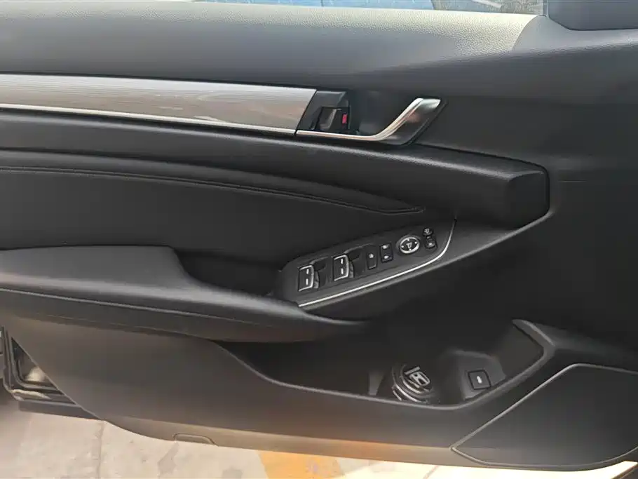 Accord 260 TURBO Luxury