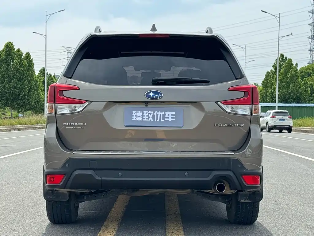 Forester 2.0 i Luxury EyeSight