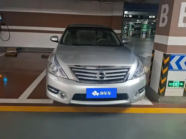 Nissan Teana 2.5 L XL Leading