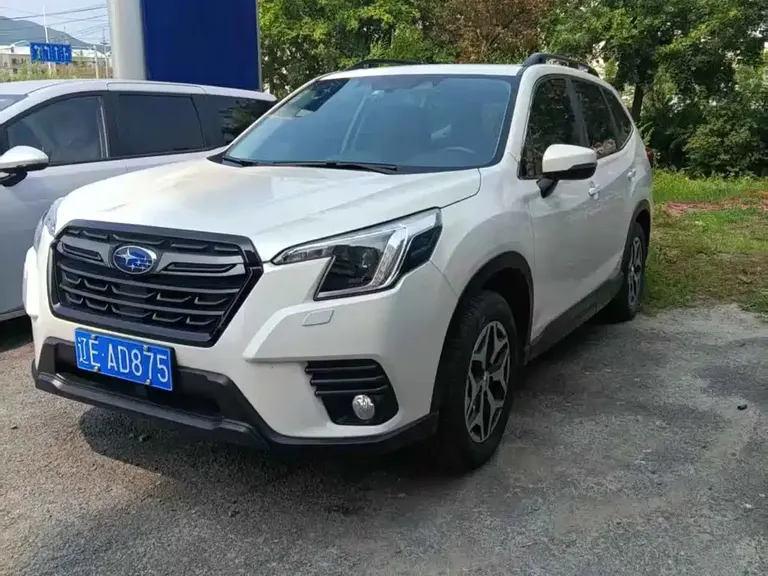 Subaru Forester 2.0 i AWD Luxury EyeSight