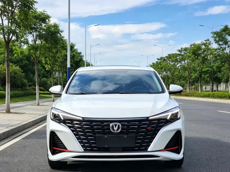 Changan Eado Smooth Enjoyment PLUS Blue Whale NE 1.4 T GDI DCT Distinguished