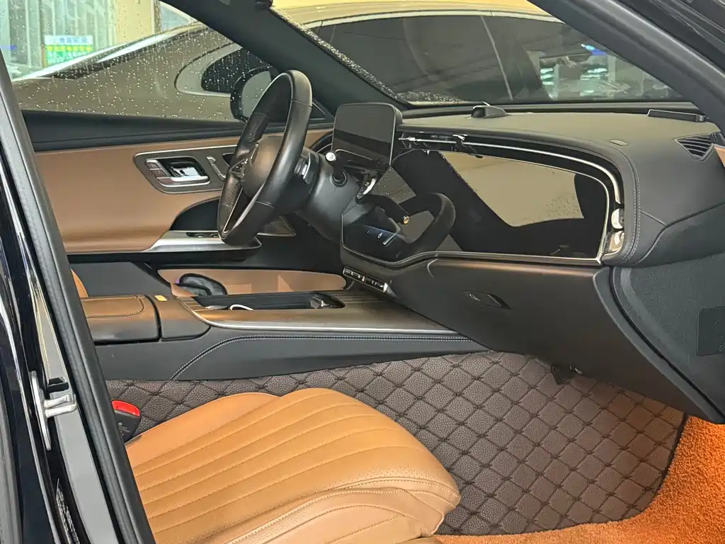 Mercedes-Benz E-Class Facelift E 300 L Luxury Sport