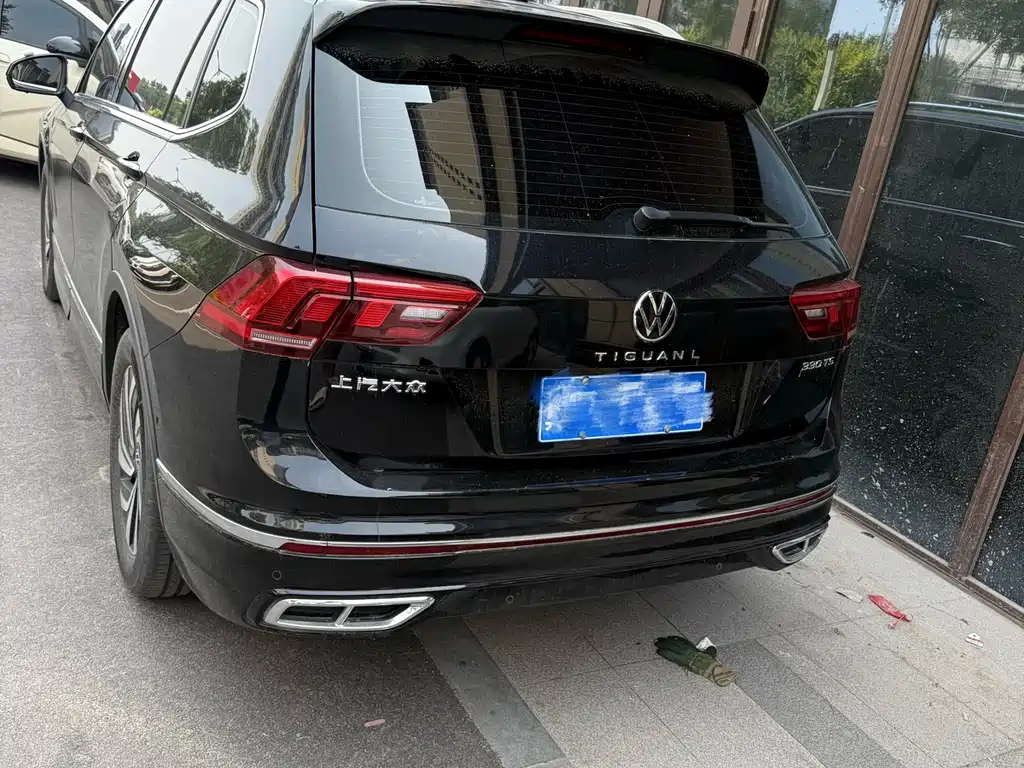 Tiguan L Outstanding 330 TSI Auto 2 WD R-Line Dragon Shine
