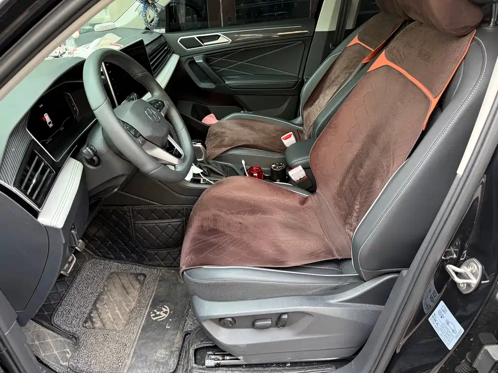 Tiguan L Outstanding 330 TSI Auto 2 WD R-Line Dragon Shine