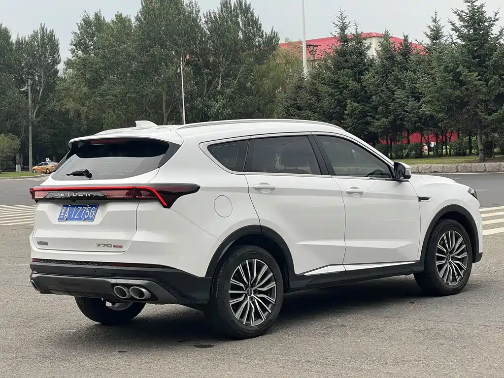 Jetour X70 PLUS 1.5 T DCT Brave PLUS 5-seat