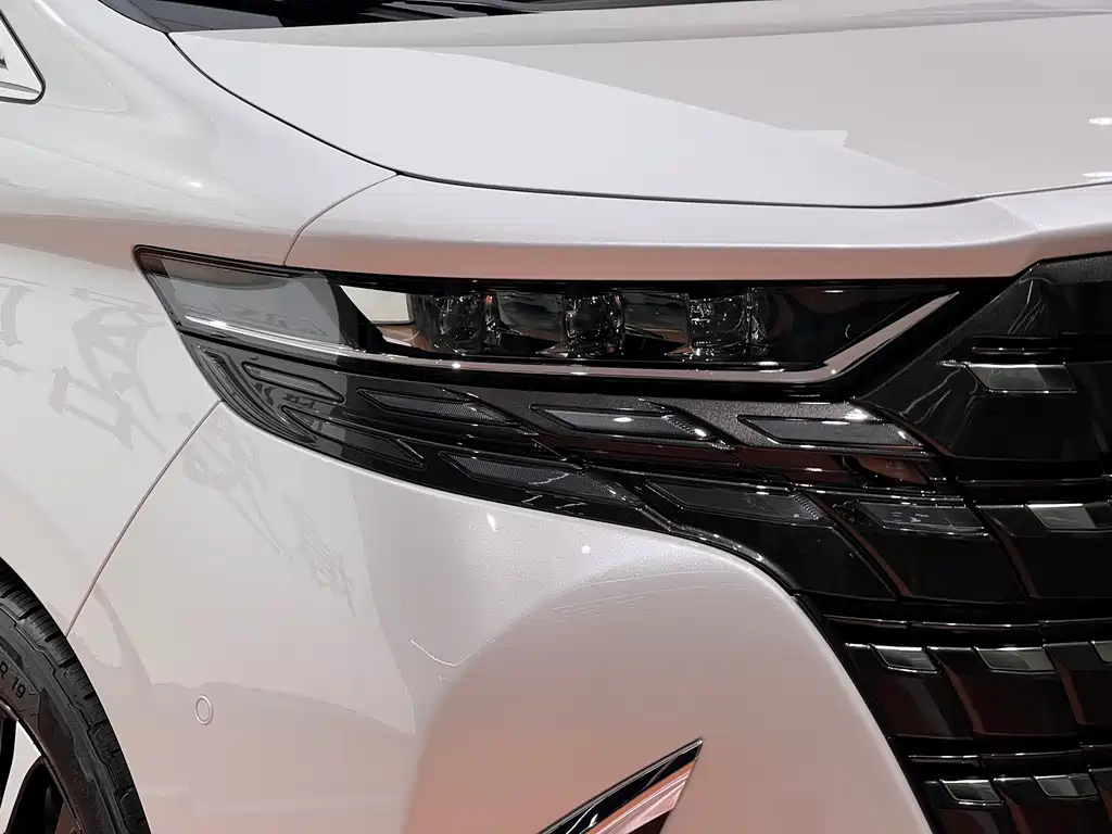 Alphard Dual Engine 2.5 L Premium Enjoyment