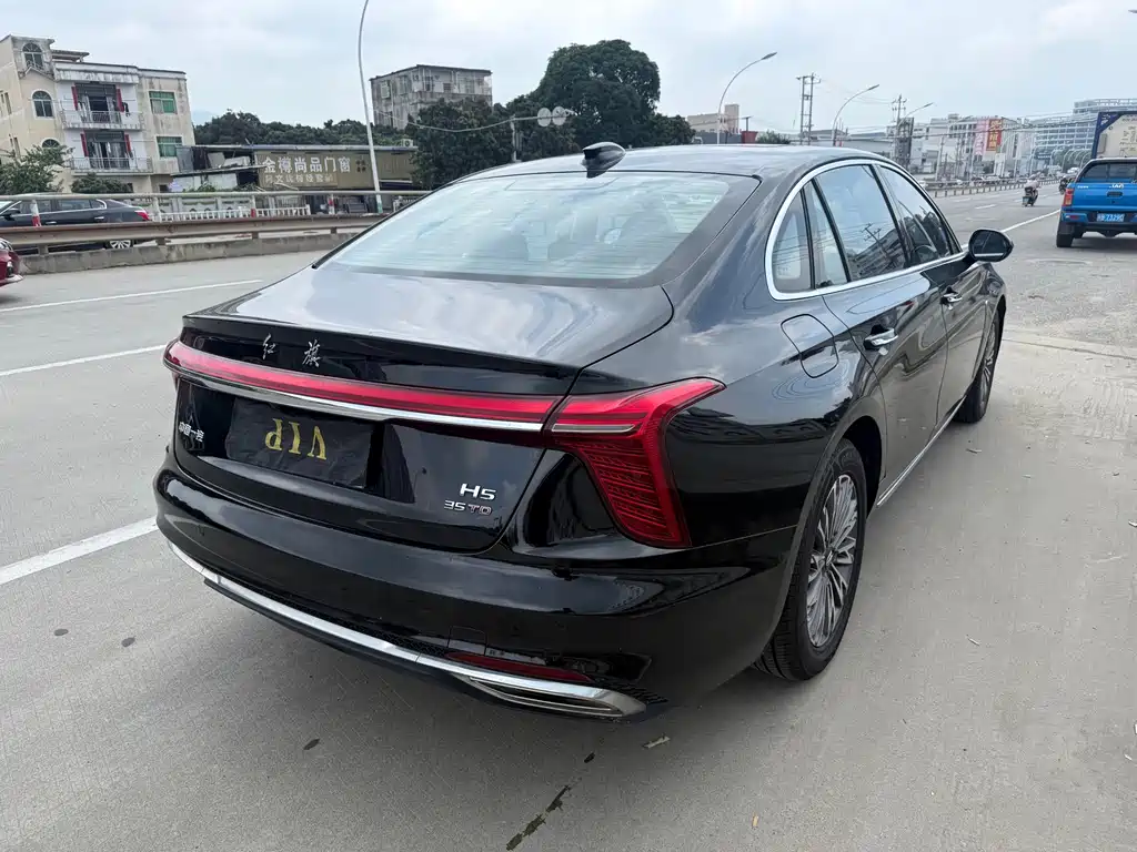Hongqi H5 1.5 T DCT Connected Flagship Joy