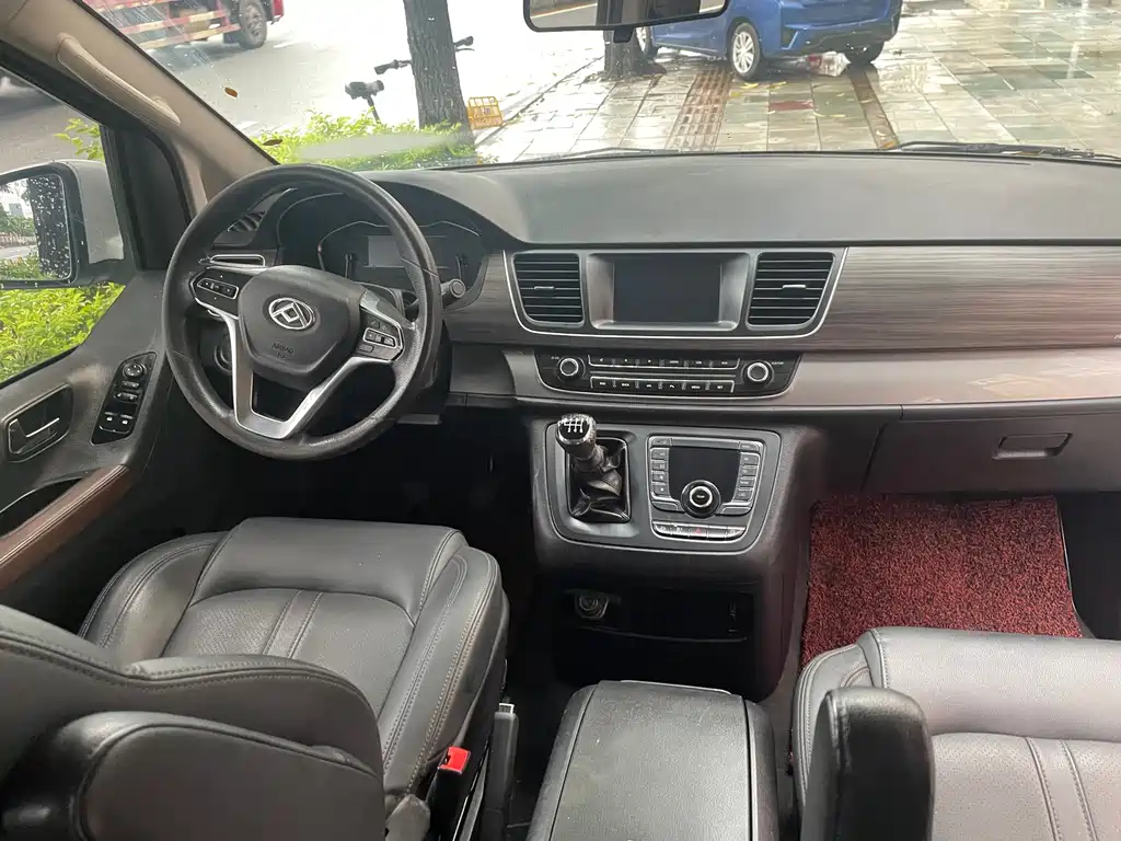 Maxus G10 2.0 T Manual Elite Diesel 7-seat