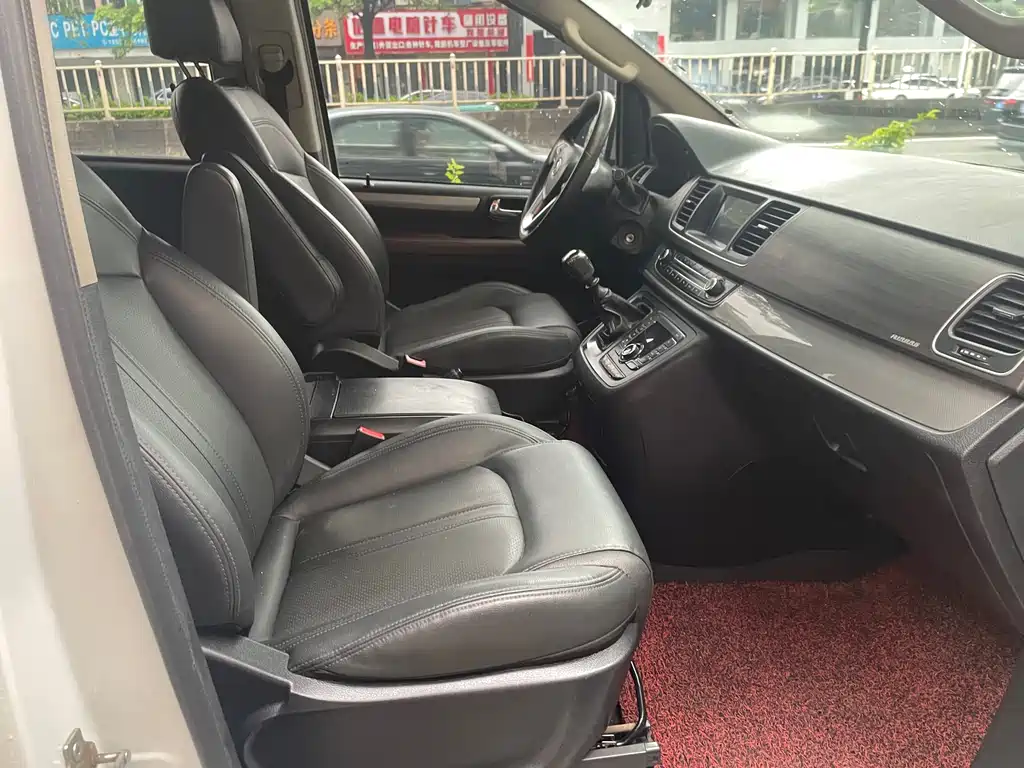 Maxus G10 2.0 T Manual Elite Diesel 7-seat