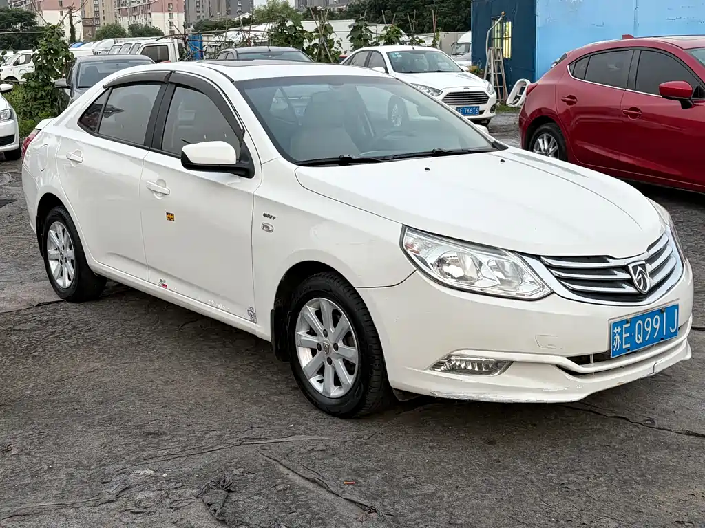 Baojun 630 宝骏630 2012款 1.5 L DVVT自动舒适型