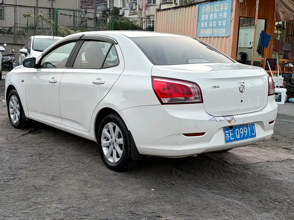 Baojun 630 宝骏630 2012款 1.5 L DVVT自动舒适型